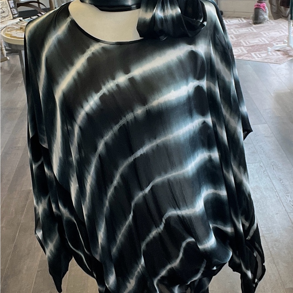 NWT Elegant Black and White Women's Top